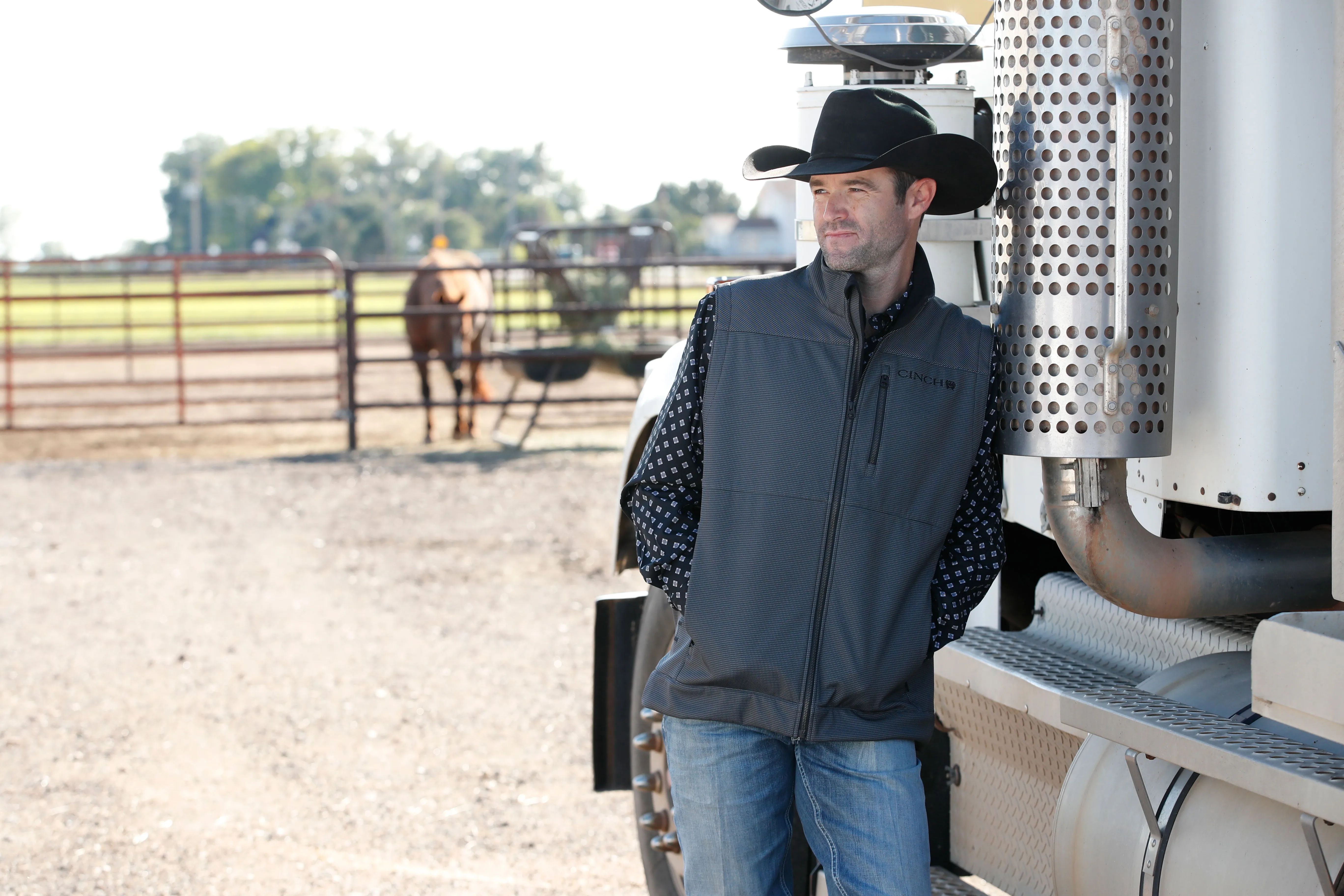 Cinch Men's Charcoal Bonded Vest