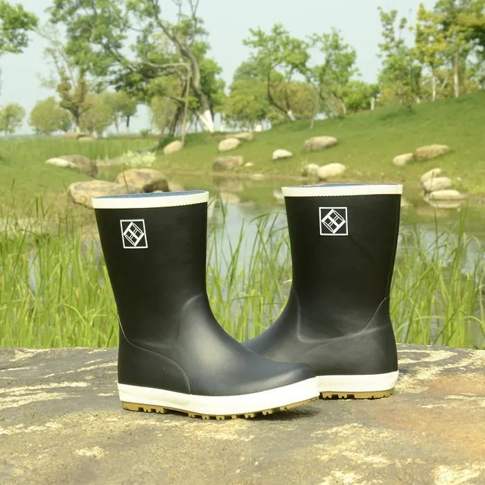 Women's mid calf anti-slip rain boots natural rubber rain boots