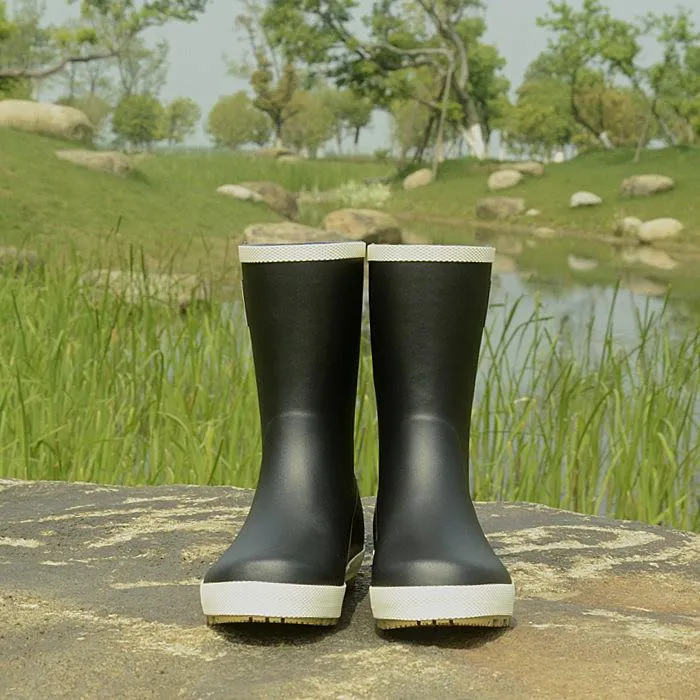 Women's mid calf anti-slip rain boots natural rubber rain boots